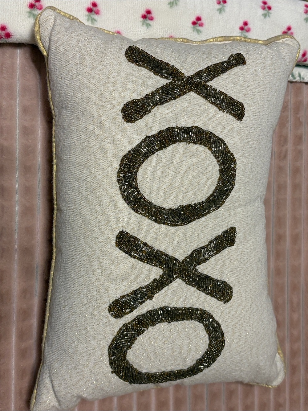 Decorative pillow